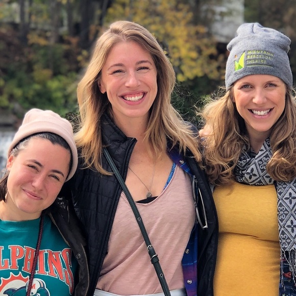 Meet your Posher, Cassandra - Picture 1 of 1